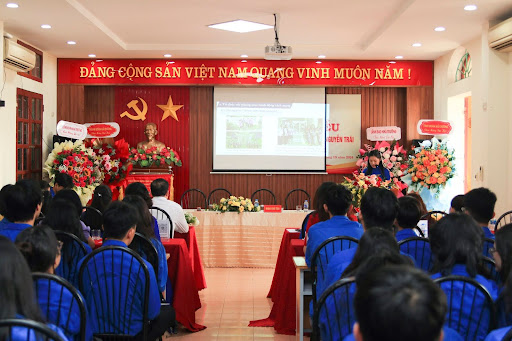 Hân hoan chào mừng Đại hội Đại biểu Đoàn TNCS HCM trường THPT Chuyên Nguyễn Trãi nhiệm kỳ 2024-2025